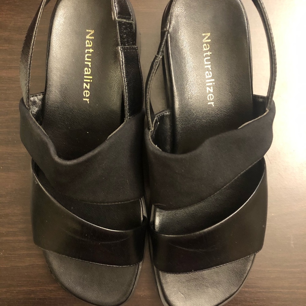 Naturalized Black Leather Sandals. Size 7.5M